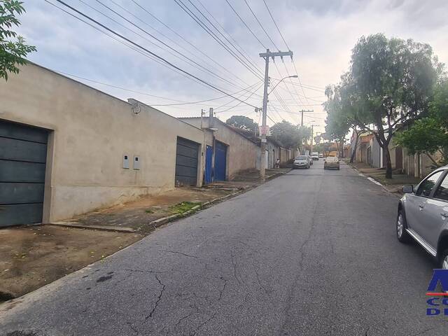 #105 - Casa para Venda em Belo Horizonte - MG